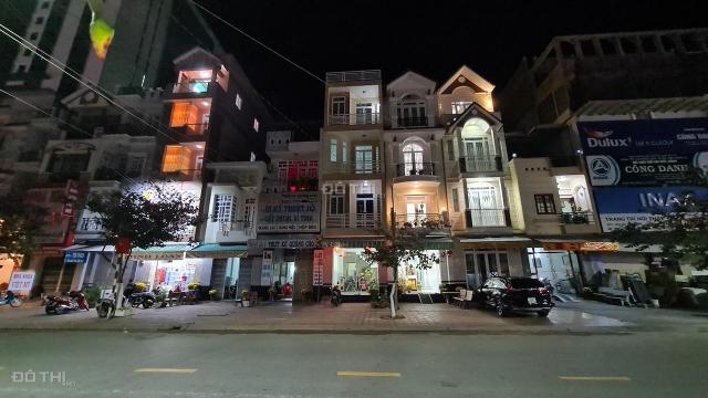 Chính chủ bán nhà riêng mặt tiền phố, 1 trệt 4 lầu, TTTM thành phố Bạc Liêu