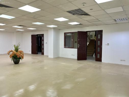 45m2 và 92m2 VP cho thuê tại nhà VP 9 tầng số 11 Thái Hà, giá 8 triệu/tháng. LH 0986646169