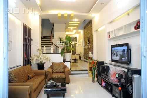 Bán gấp nhà mặt ngõ đường Bạch Đằng, HK giá 3,2 tỷ, DT 33m2x3T, ngõ nông