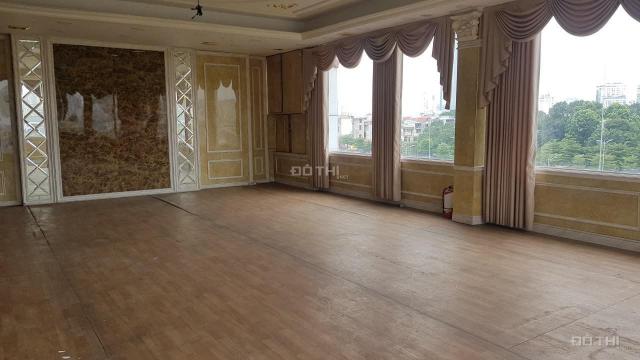 Bán nhà mặt phố Quan Hoa, Cầu Giấy, diện tích 140m2x6 tầng, mặt tiền 12m, giá 56 tỷ, LH 0989793003