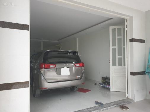 Nhà SH riêng xe hơi vào nhà, 3PN, 3WC, sử dụng 350m2, xã Bình Chánh