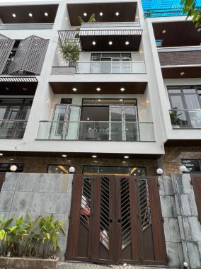 Bán nhà 4 tầng mặt tiền trung tâm quận Hải Châu - Đà Nẵng