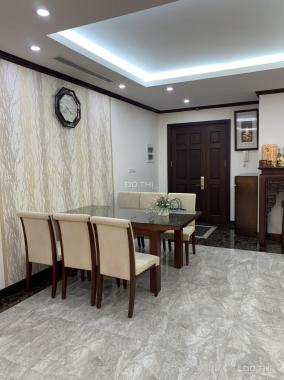 Cho thuê căn hộ 3 phòng ngủ đầy đủ nội thất chung cư Platinum Residence số 6 Nguyễn Công Hoan