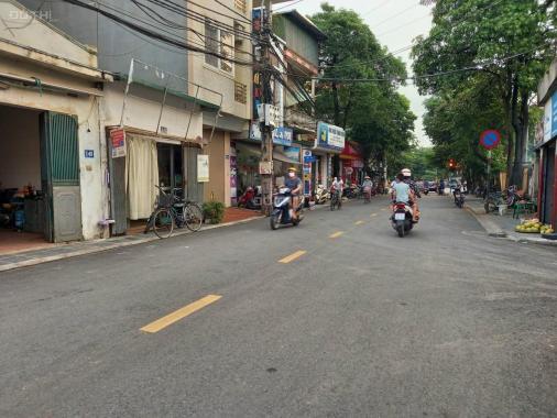 Chính chủ cần bán đất mặt phố Thanh Am MT 4.35m nở hậu