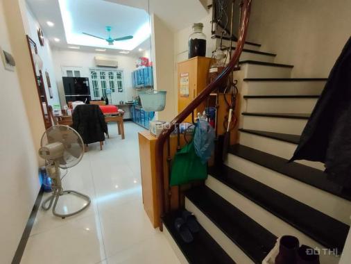 Bán nhà đầu ngõ Chùa Bộc, giá 6 tỷ, 36m2x5T, xây mới hiện đại, ở luôn, ngõ thông