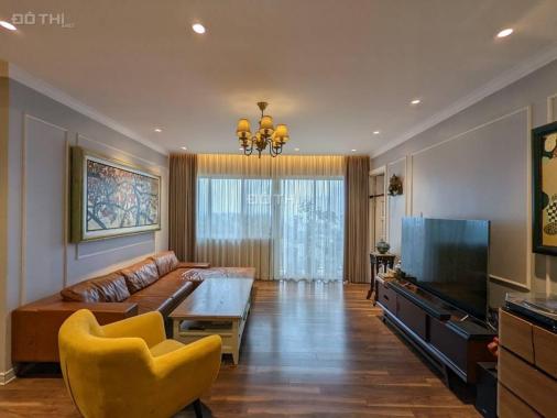 Duy nhất căn hộ bán tại E4 Ciputra, cải tạo đẹp, nội thất cao cấp sẵn sàng vào ở. LH: 0398195355
