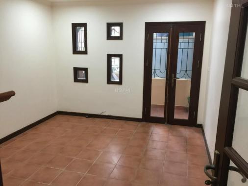Gấp bán luôn nhà đầu ngõ Nghi Tàm, giá 4.8 tỷ, 35m2x4T, mặt ngõ, mới đẹp
