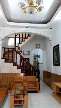 Gấp bán luôn nhà đầu ngõ Nghi Tàm, giá 4.8 tỷ, 35m2x4T, mặt ngõ, mới đẹp