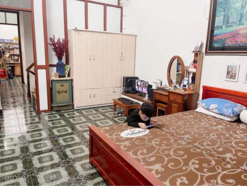 Gia đình chuyển công tác - cần bán căn nhà phố Thượng Thanh full nội thất chỉ hơn 3 tỷ
