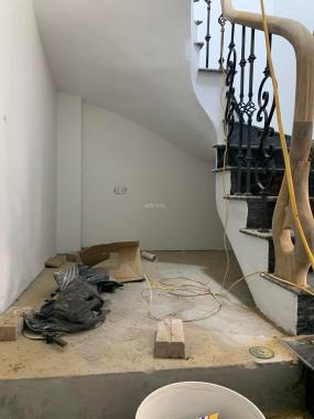 Bán nhanh nhà ngõ 28 Tứ Liên, giá 4.75 tỷ, 33m2x5T, ô tô đỗ gần, ngõ thông, ảnh thật