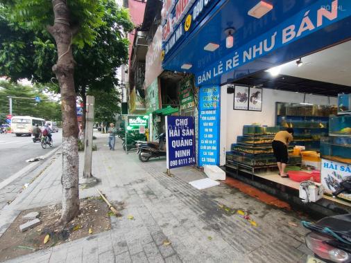 Siêu hót mặt phố Kim Mã kinh doanh vỉa hè đá bóng - nơi giao thoa của tinh hoa tiền tài