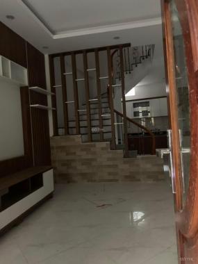 Cần bán nhà MP Đội Cấn, BĐ giá 16,7 tỷ, 50m2 x 4T, KD lớn, có vỉa hè