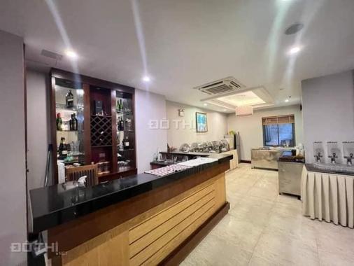 Khách sạn 3 sao vip mặt phố quận Hai Bà Trưng, diện tích 264m2 x 10 tầng, MT 10.5m giá bán 85 tỷ