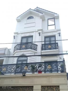 Nhà riêng quận Bình Tân, 1 trệt + 2 lầu + 4 phòng ngủ, phong cách thiết kế cổ điển