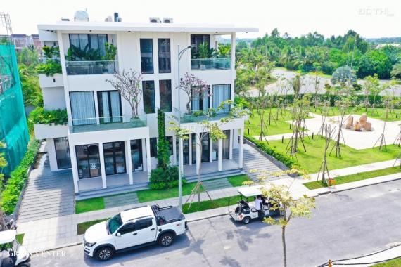 Bán nhà phố trong sân golf - Làng sinh thái Green Center tại Đức Hòa, Long An