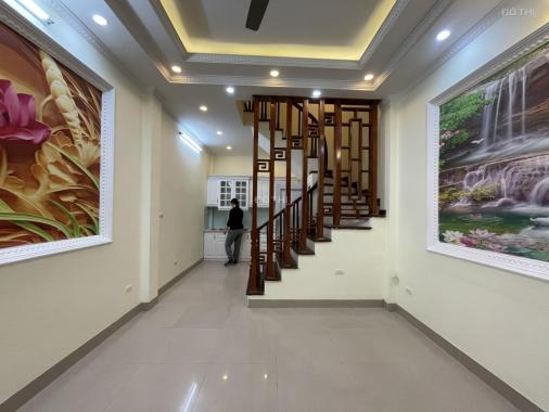 Bán nhà tại phường Long Biên, Long Biên, Hà Nội diện tích 32m2 giá 3,5 tỷ có TL