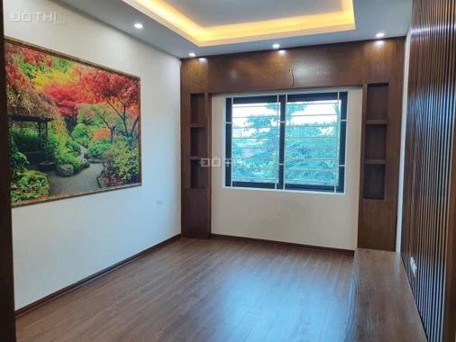 Gấp, bán nhanh nhà ngõ 9 Đặng Thai Mai, TH giá 9 tỷ, 88m2x3T, ô tô vào, có sân cổng