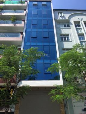 Bán nhà mặt phố Phạm Văn Đồng, Cầu Giấy, 6 tầng, có hầm, DT 40 m2, MT 4m, giá 13.8 tỷ