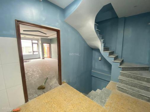 Cho thuê nhà riêng tại Phố Vọng, 70m2 x 6 tầng, mới xây xong, giá 40 tr/th
