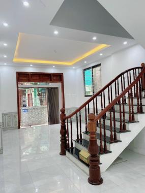 Chính chủ cần bán nhà mới gần cầu Hữu Hòa Thanh Trì 35m2 5 tầng. Thiết kế đẹp, độc lập, tường riêng