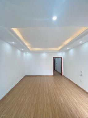 Chính chủ cần bán nhà mới gần cầu Hữu Hòa Thanh Trì 35m2 5 tầng. Thiết kế đẹp, độc lập, tường riêng