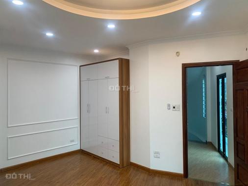 Bán nhà ngõ 99 Lê Hồng Phong, nhỉnh 5 tỷ, gần ô tô, 29m2, 5 tầng, kinh doanh đỉnh