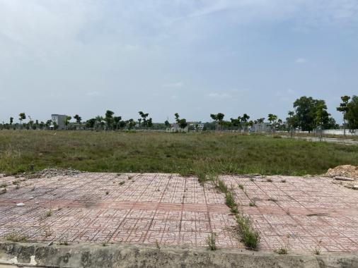 Cần bán lô đất DT 100m2 mặt tiền đường Hùng Vương ven sông Thị Tính