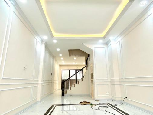 Bán nhà phường Gia Thuỵ - 70m2 x 4T ngõ thông - gara - ô tô tránh - giá hơn 10 tỷ