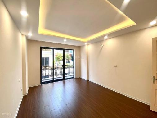 Bán nhà phường Gia Thuỵ - 70m2 x 4T ngõ thông - gara - ô tô tránh - giá hơn 10 tỷ