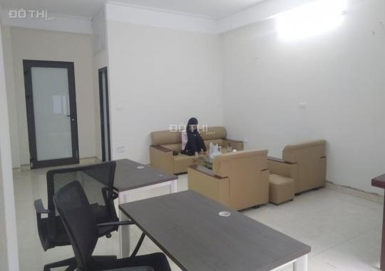 Cho thuê gấp văn phòng 30m2 giá rẻ 5 tr/th mặt phố ngay ngã tư Quan Hoa - Nguyễn Khánh Toàn