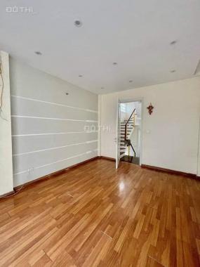 Siêu hiếm nhỉnh 5.x tỷ ô tô qua nhà riêng 43m2 Hoàng Hoa Thám Ba Đình, mặt ngõ 3m  40m ra phố