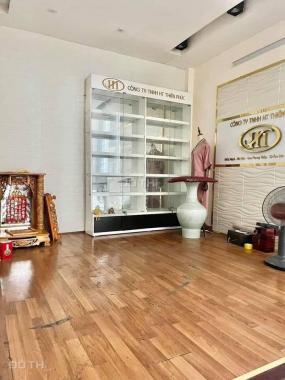 Siêu hiếm nhỉnh 5.x tỷ ô tô qua nhà riêng 43m2 Hoàng Hoa Thám Ba Đình, mặt ngõ 3m  40m ra phố