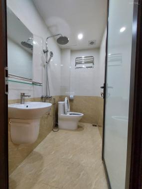 Bán nhà ngõ 29 Nghĩa Dũng, giá 3,8 tỷ DT 33m2x6T, ngõ gần