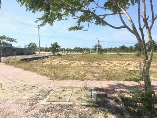 Khu phố chợ Lai Nghi (có sổ): Bán lô đất 2 mặt tiền, giá rẻ, đối diện công viên