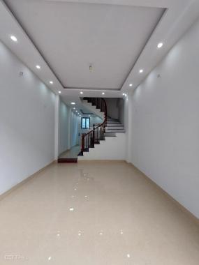 Cần bán nhà Phú Diễn, 40m2, 4 tầng, 2 thoáng, nhỉnh 3 tỷ
