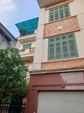 Nhà riêng ngõ 214 Nguyễn Xiển, 135m2 4T 6PN, full NT, 40 triệu/th. Lh 0375995653