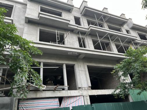 Bán hộ chị gái căn shophouse Metropolitan mặt đường 17m tại thị trấn Trâu Qùy, Gia Lâm