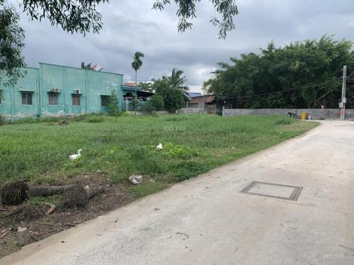 Bán nhanh lô góc 122m2 thổ ngay chợ 2 mặt tiền đường 12m giá ngộp 900tr 0938.192.162