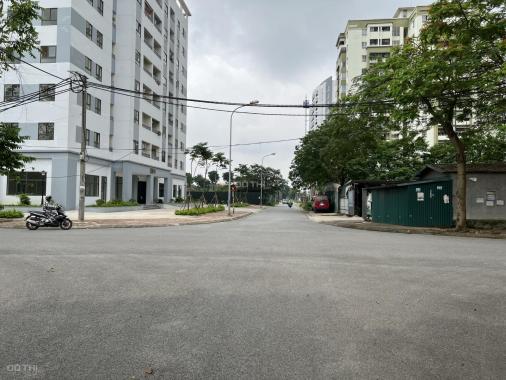 Chủ nhà cần bán lại căn góc biệt thự hai mặt thoáng view công viên tại khu đô thị Sài Đồng, LB