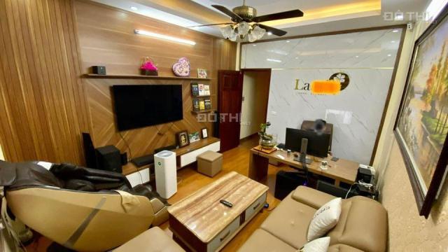 Nhà phân lô 40m2 - Ô tô đỗ - Tô Hiệu - Hà Đông - Tiện ích đầy đủ - 4,6 tỷ