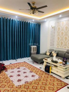 Bán nhà Trung Kính, Cầu Giấy, kinh doanh, gần hồ, sân chơi chung, ô tô vào nhà, 80m2, 5T, chỉ 17 tỷ