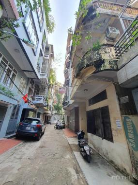 Bán nhà 3 tầng cũ Phương Liệt, mặt tiền 6m, tổng 5 ngủ, ô tô đỗ cửa, thích hợp xây chung cư mini