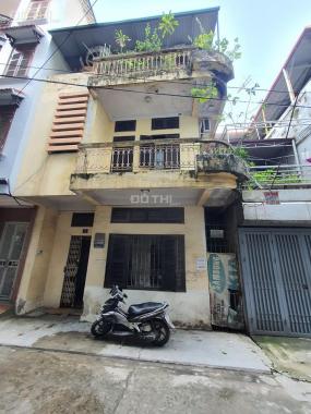 Bán nhà 3 tầng cũ Phương Liệt, mặt tiền 6m, tổng 5 ngủ, ô tô đỗ cửa, thích hợp xây chung cư mini