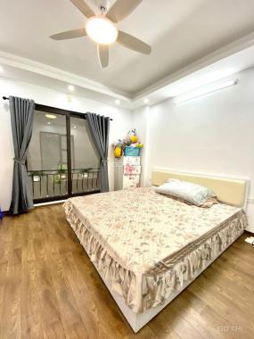Nhà mới, gần hồ B52, phố Hoàng Hoa Thám, diện tích 37m2, giá 4,1 tỷ
