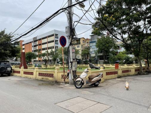 Nhà mới, gần hồ B52, phố Hoàng Hoa Thám, diện tích 37m2, giá 4,1 tỷ