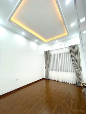 Hiếm, nhà mặt ngõ Nguyễn Phúc Lai, giá 24,5 tỷ, 114m2 x 5T, 2 mặt tiền, ô tô vào, thang máy