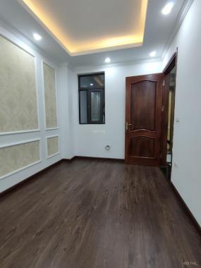 Bán nhà đường Trương Định - Giải Phóng, 61m2 x 6T thang máy, ô tô 2 chiều, KD tấp nập. Giá 12 tỷ