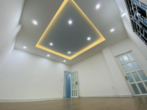 Bán nhà 3 tầng, 130m2, hẻm xe hơi tránh Lê Văn Khương, Quận 12. Chỉ hơn 8 tỷ TL