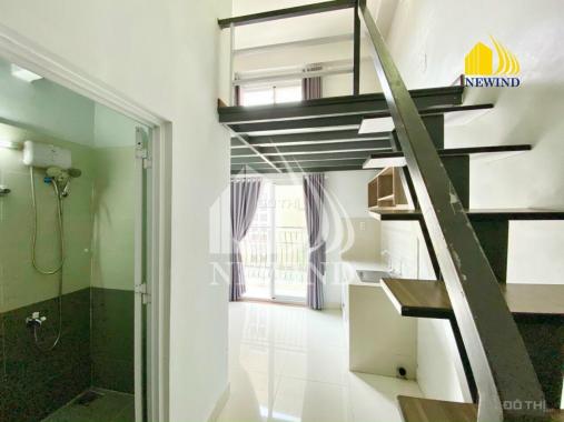 Cho thuê căn hộ dịch vụ có gác cao, gần khu chế xuất Tân Thuận, Q7. Máy giặt riêng, ban công