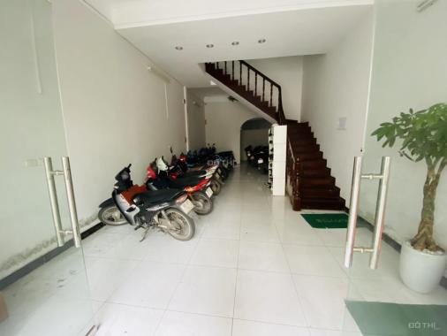 Cho thuê văn phòng 5 triệu/tháng Tạ Quang Bửu, Bách Khoa 35m2 full nội thất, ô tô đỗ cửa